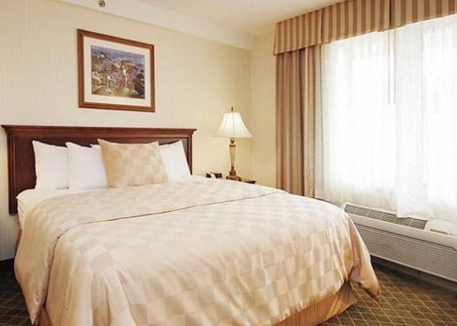 Clarion Hotel & Suites Hamden-New Haven Habitación foto